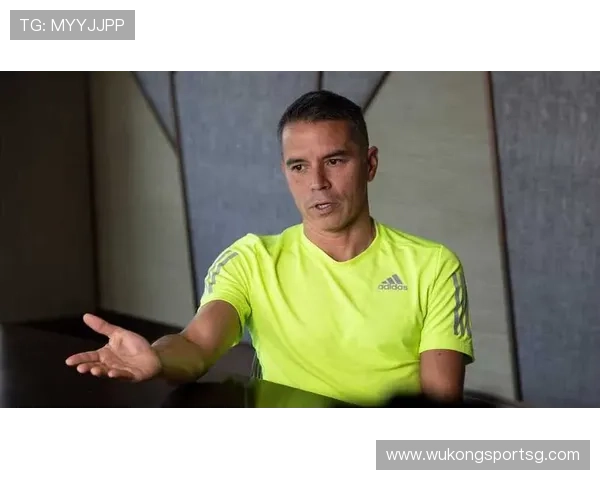 伊涅斯塔与萨维奥拉在传控偏向下形成中场多点参与趋势