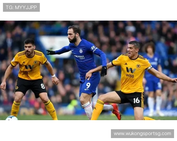 交换场地规则如何影响下半场比赛判罚与裁判视角？