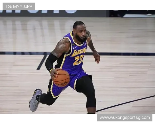 勒布朗季后赛无球跑动显著提升效率，拉开进攻空间优势明显