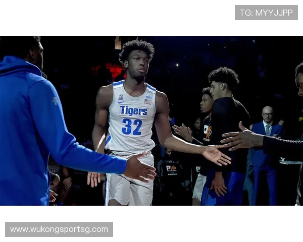 莫兰特突破分球主导进攻，灰熊战术体系围绕其动态创造效率提升